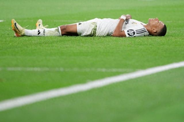 杜锋笑称球迷喊徐杰声音更大，广东男篮感谢武汉赛区