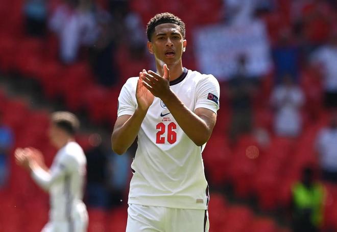 战狼队贡献2射1传！官方：B费当选英超第十五轮最佳球员