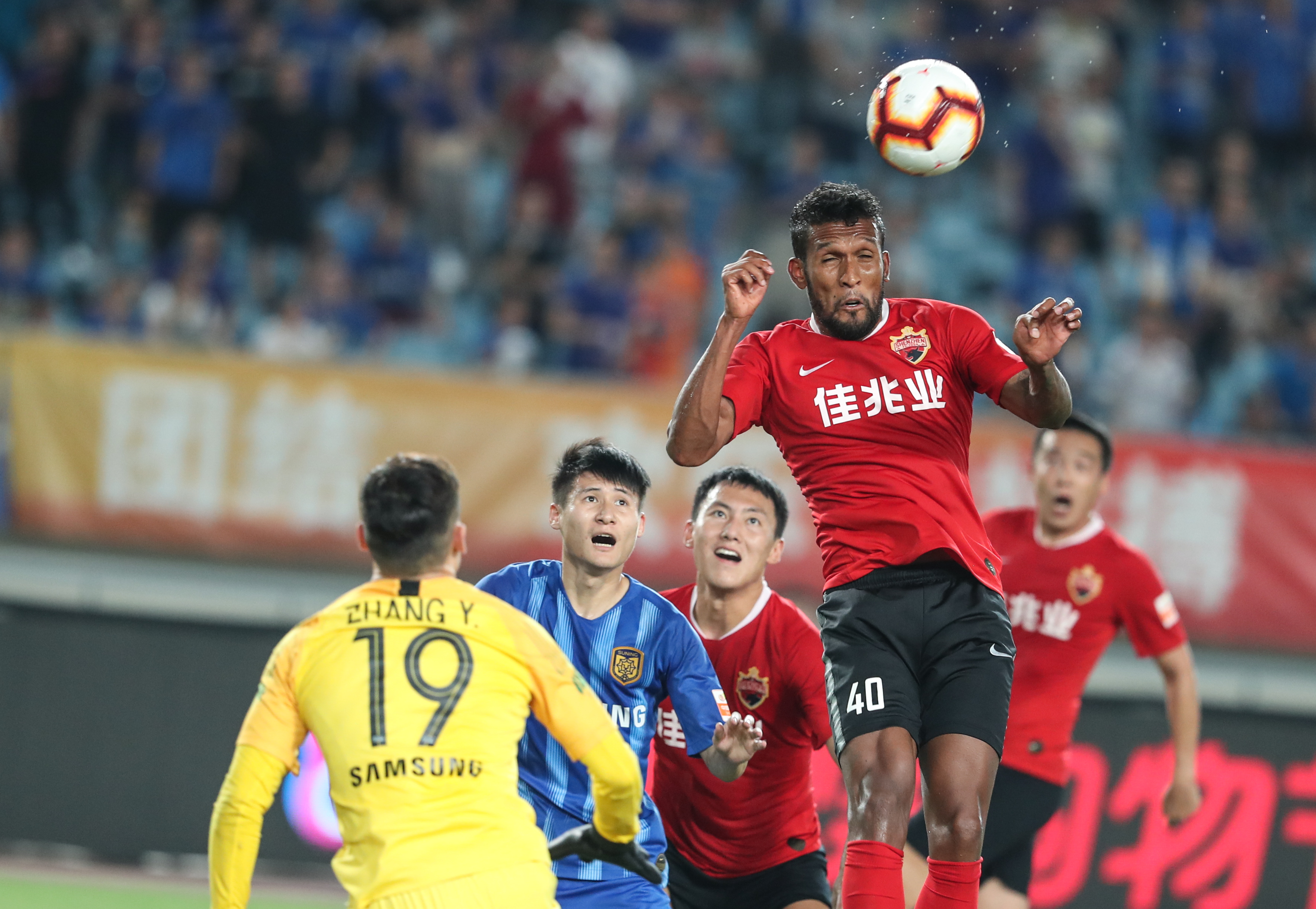 澎湃：泰州开建“苏超”冠军奖杯打卡点，预计12月上旬亮相