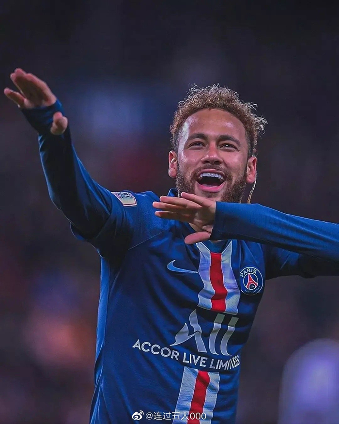 荷媒：拜仁今天将派球探考察里德，评估是否正式联系费耶诺德