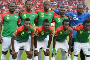 斯波：季后赛被骑士横扫输122分让我们意识到必须改变