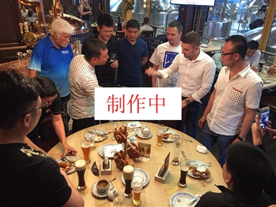 3分就足够了！ Donk 沉默， woxic 拯救了局面。EF连续追赶8个赛点并赢得加时赛，赢得了第一张地图